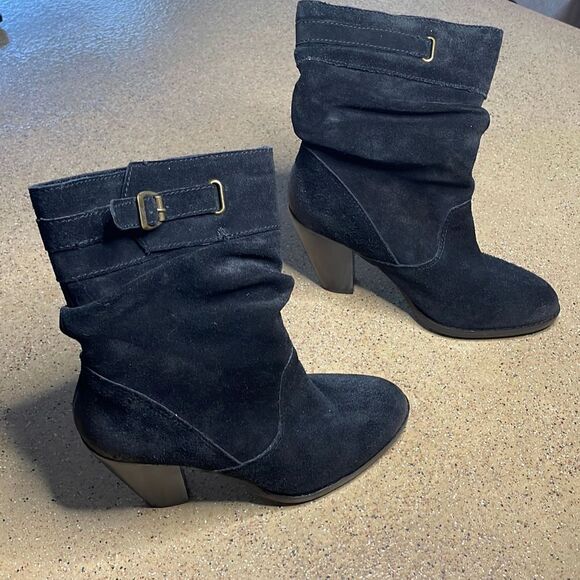 Zodiac “Pandell” Black Distressed Suede Scrunch Shaft Heeled Boots sz 6.5 - Picture 2 of 11